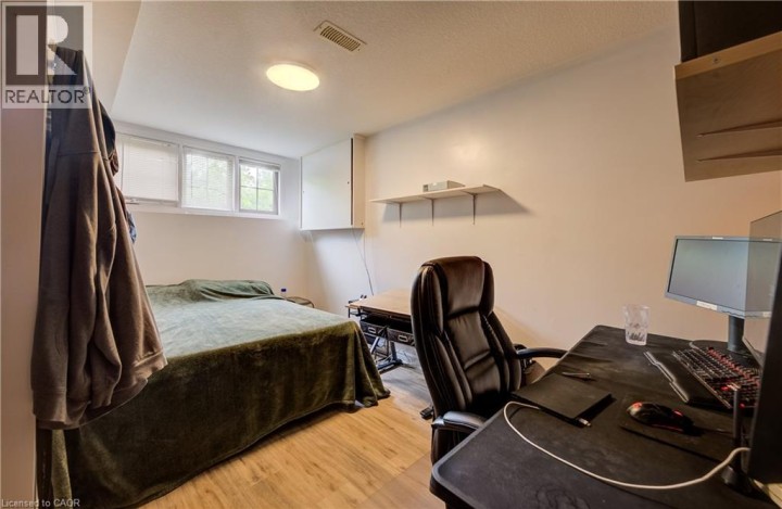 Photo 26 at 16 Steed Court, Echo Place, Brantford