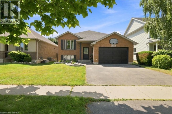 Photo 2 at 22 Osborn Avenue, Empire, Brantford