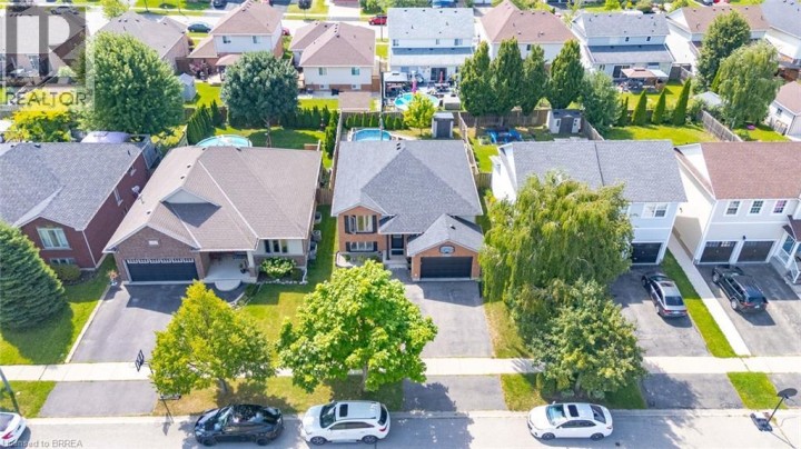 Photo 5 at 22 Osborn Avenue, Empire, Brantford