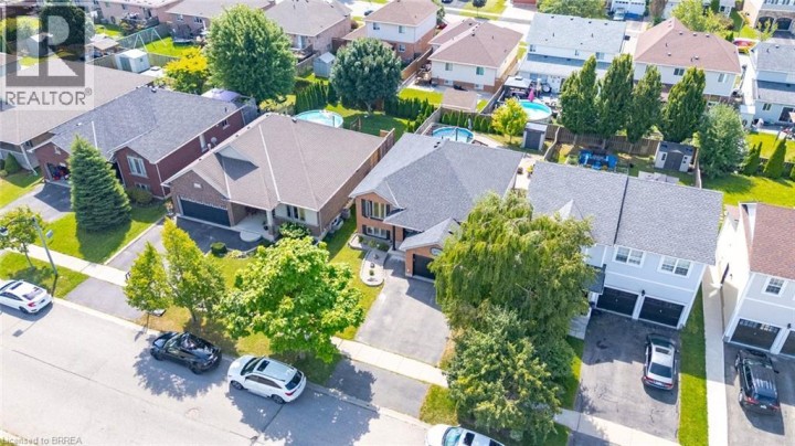 Photo 6 at 22 Osborn Avenue, Empire, Brantford