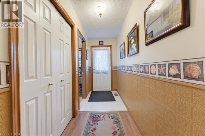 Photo 6 at 2 - 1 Buchanan Crescent, Lynden Hills, Brantford