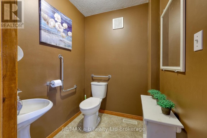 Photo 16 at 77 W Charles Street, Ingersoll - South, Ingersoll