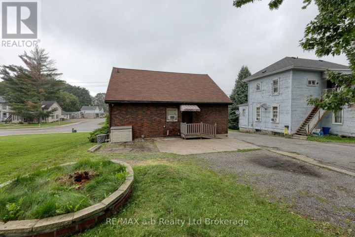 Photo 2 at 77 W Charles Street, Ingersoll - South, Ingersoll