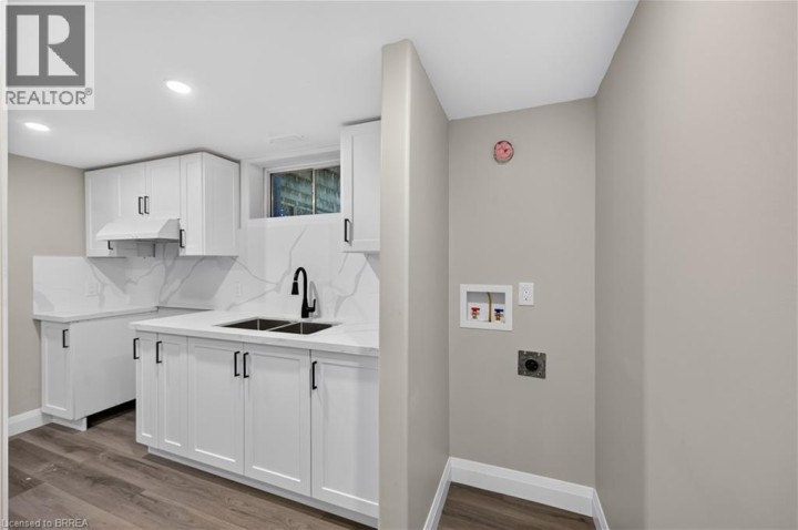 Photo 34 at 10 Elmwood Avenue, North Park / Wood St., Brantford