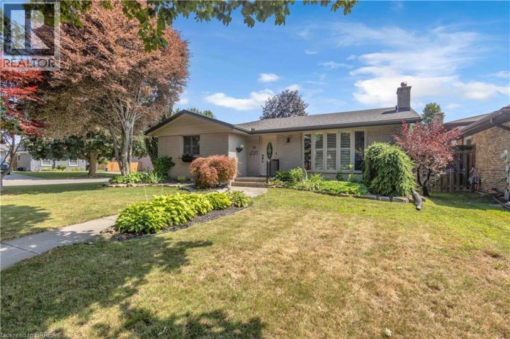 Photo 2 at 26 Penny Lane, Brier Park, Brantford
