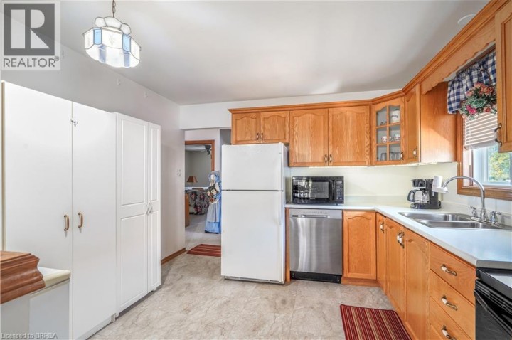 Photo 12 at 58 Arbor Drive, Brantwood Park, Brantford