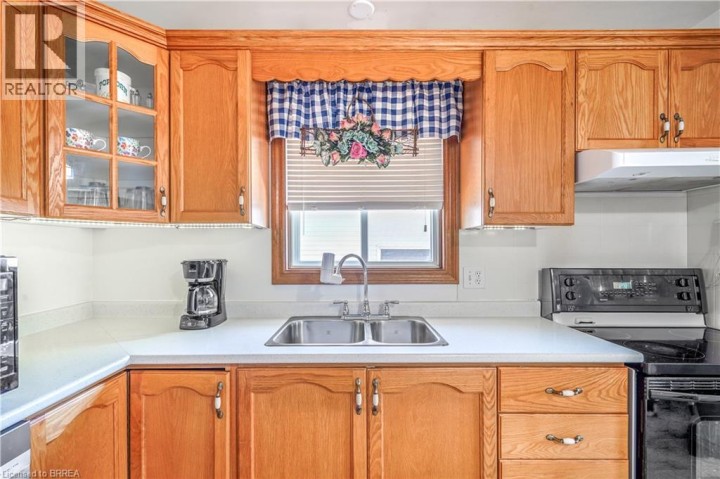 Photo 13 at 58 Arbor Drive, Brantwood Park, Brantford