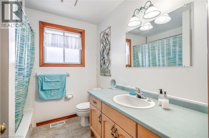 Photo 17 at 58 Arbor Drive, Brantwood Park, Brantford
