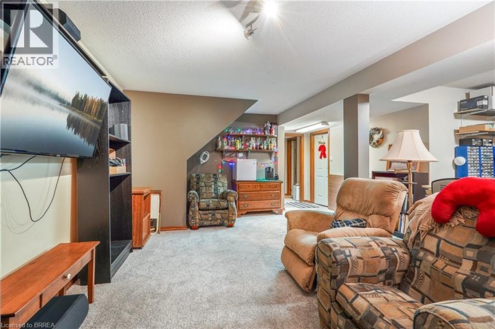Photo 20 at 58 Arbor Drive, Brantwood Park, Brantford