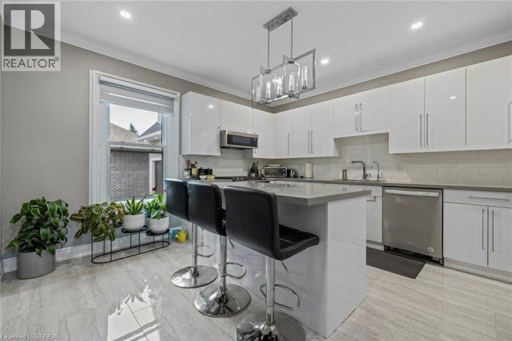 Photo 15 at 169 Mount Pleasant Street, Beckett, Brantford