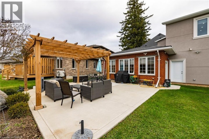 Photo 8 at 169 Mount Pleasant Street, Beckett, Brantford