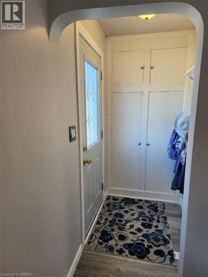 Photo 4 at 86 North Park Street, Terrace Hill, Brantford