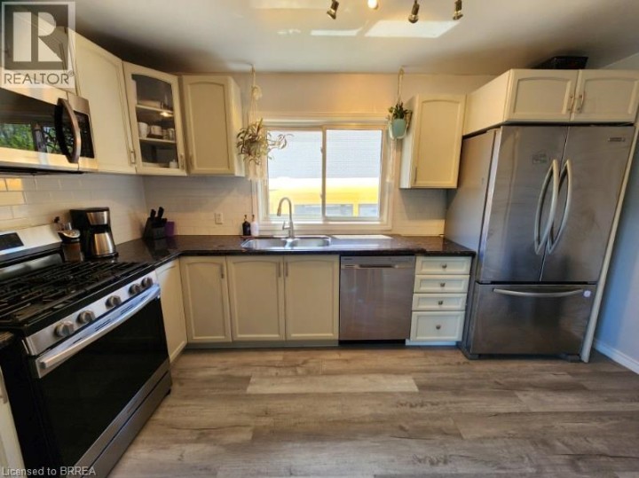 Photo 9 at 86 North Park Street, Terrace Hill, Brantford