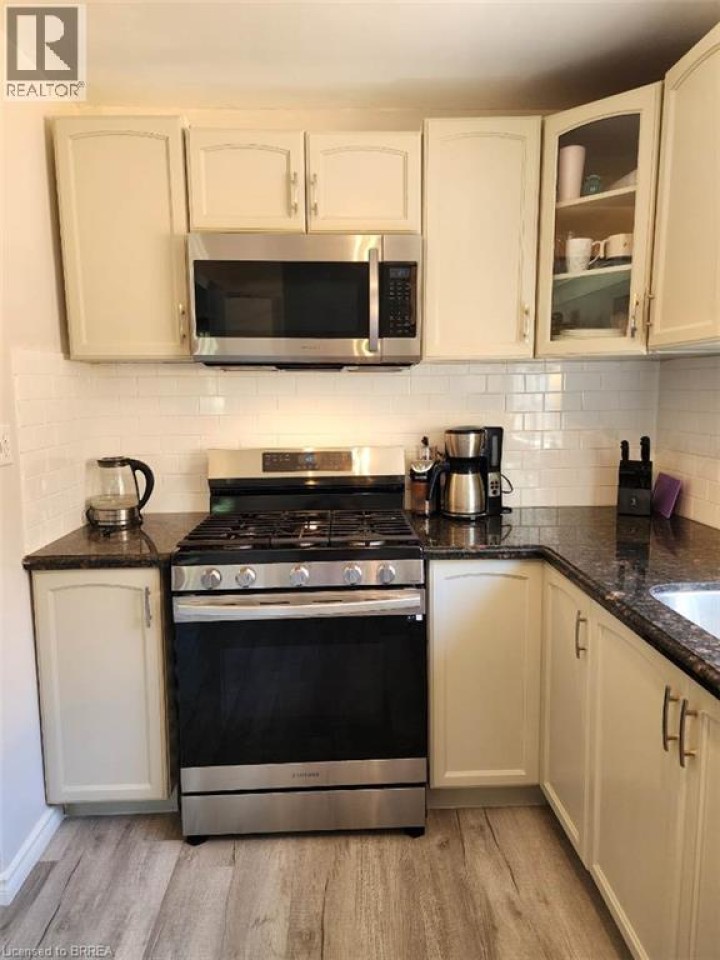 Photo 8 at 86 North Park Street, Terrace Hill, Brantford