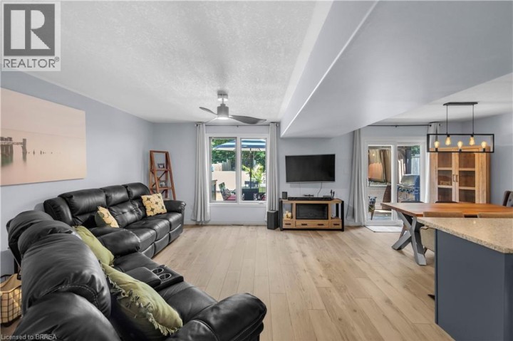 Photo 10 at 5 Grand River Avenue, Holmedale, Brantford