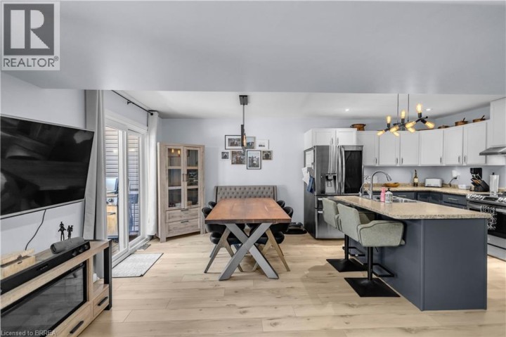 Photo 12 at 5 Grand River Avenue, Holmedale, Brantford