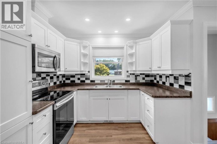 Photo 11 at 7 Willowdale Street, Oakhill Dr, Brantford