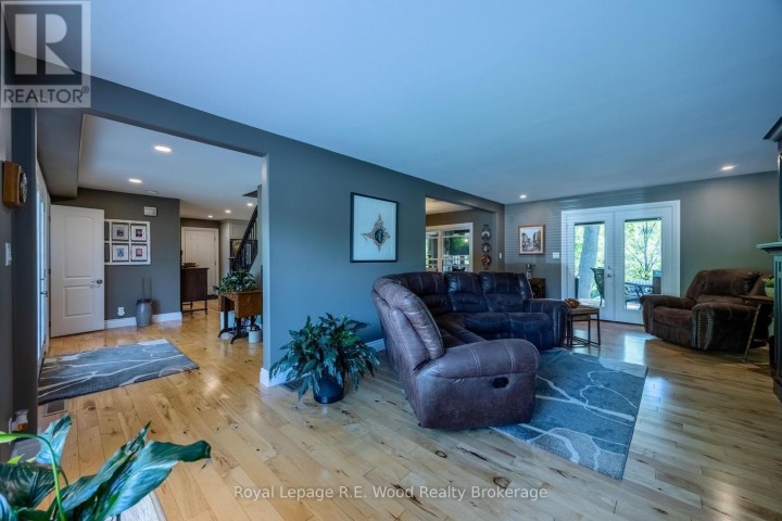Photo 12 at 51 Parkwood Drive, Tillsonburg