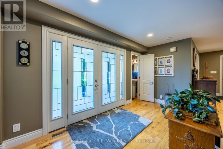 Photo 2 at 51 Parkwood Drive, Tillsonburg