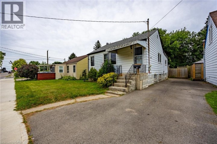 Photo 2 at 82 Salisbury Avenue, Eagle Place West, Brantford