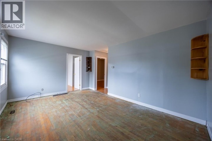 Photo 4 at 82 Salisbury Avenue, Eagle Place West, Brantford