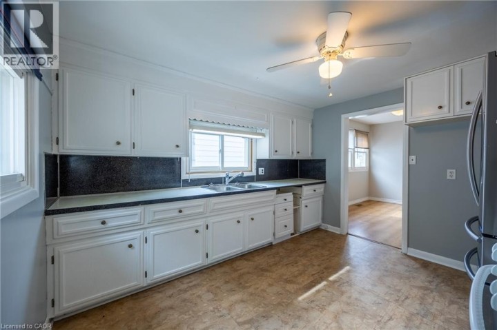 Photo 6 at 82 Salisbury Avenue, Eagle Place West, Brantford