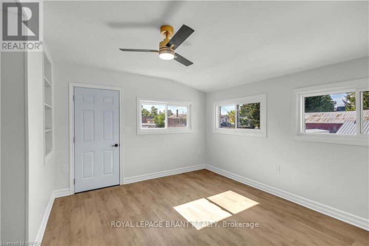 Photo 15 at 136 King Street, Delhi, Norfolk County