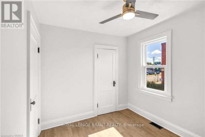 Photo 19 at 136 King Street, Delhi, Norfolk County