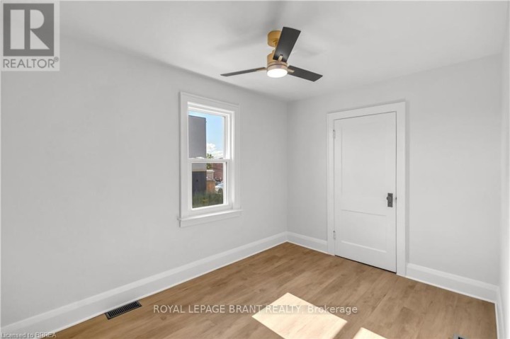 Photo 22 at 136 King Street, Delhi, Norfolk County