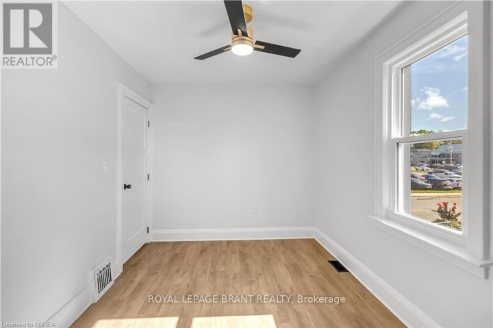 Photo 23 at 136 King Street, Delhi, Norfolk County