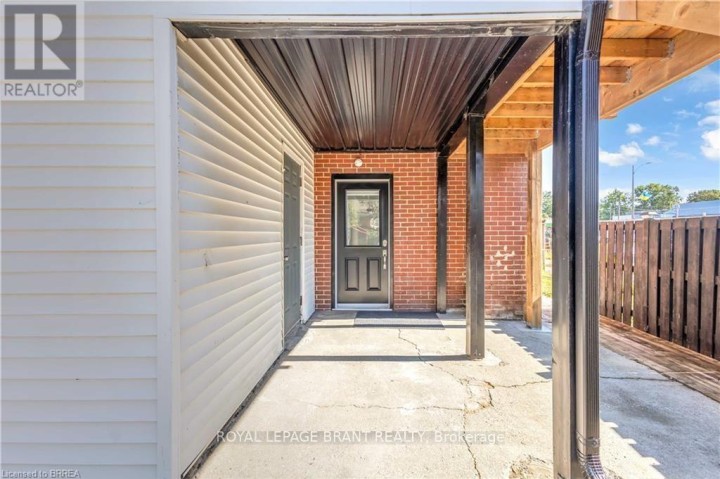 Photo 25 at 136 King Street, Delhi, Norfolk County