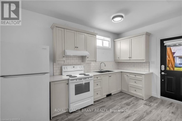 Photo 28 at 136 King Street, Delhi, Norfolk County