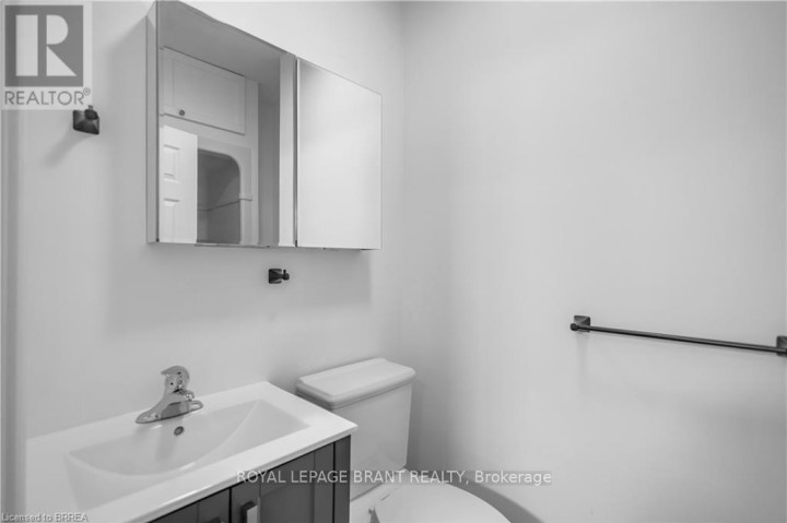 Photo 35 at 136 King Street, Delhi, Norfolk County