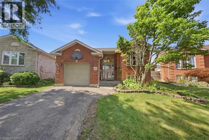 Photo 1 at 29 Strong Court, Rosedale / Gable Height, Brantford