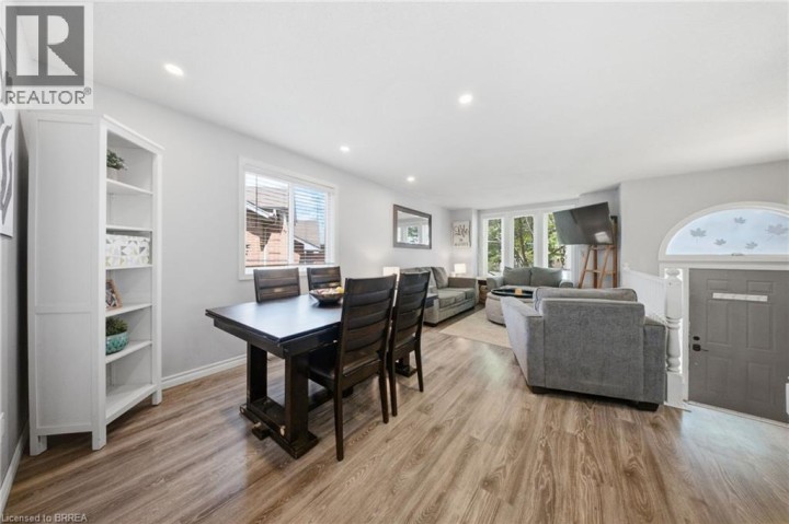 Photo 11 at 29 Strong Court, Rosedale / Gable Height, Brantford