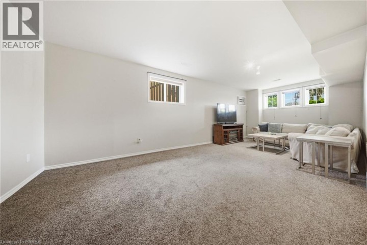 Photo 22 at 29 Strong Court, Rosedale / Gable Height, Brantford