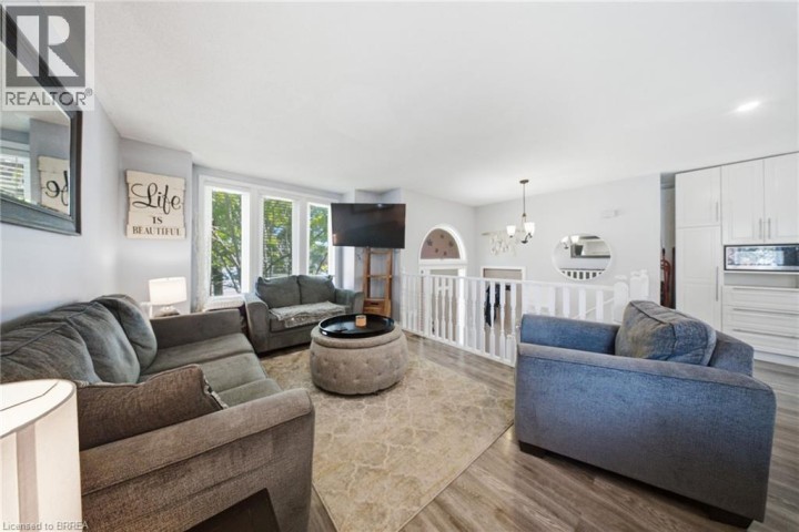 Photo 9 at 29 Strong Court, Rosedale / Gable Height, Brantford