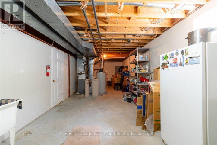 Photo 40 at 2 Oriole Crescent, Woodstock - North, Woodstock