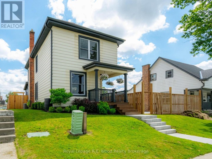 Photo 1 at 34 King Street, Tillsonburg