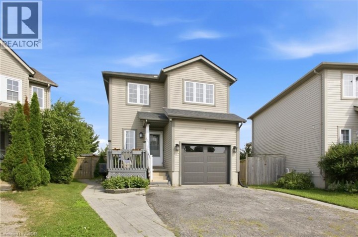 Photo 2 at 801 Hunters Gate Crescent, Woodstock - South, Woodstock