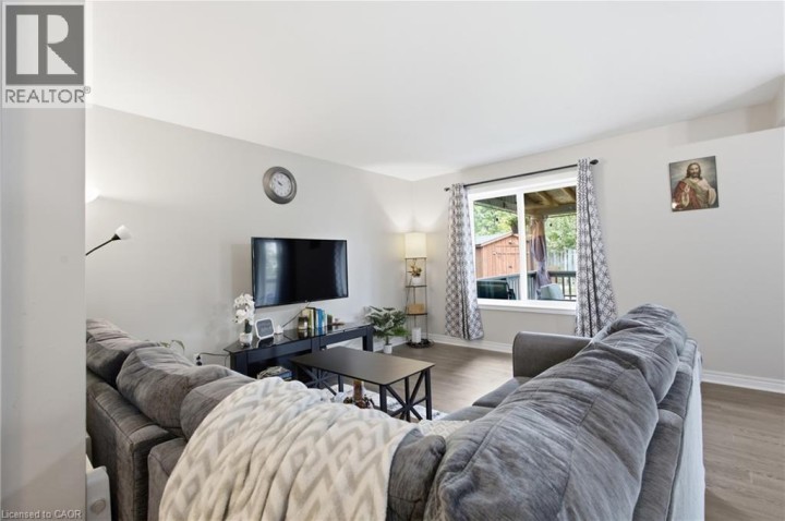 Photo 15 at 801 Hunters Gate Crescent, Woodstock - South, Woodstock