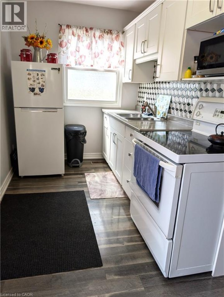 Photo 10 at 62 Ninth Avenue, Eagle Place East, Brantford