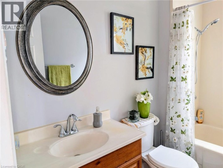 Photo 18 at 62 Ninth Avenue, Eagle Place East, Brantford