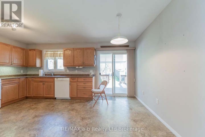 Photo 15 at 44 Beech Boulevard, Tillsonburg