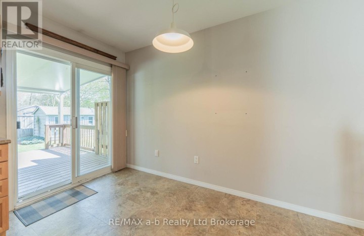 Photo 16 at 44 Beech Boulevard, Tillsonburg