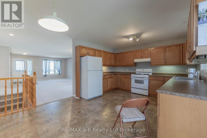 Photo 17 at 44 Beech Boulevard, Tillsonburg