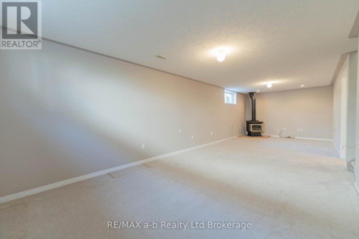 Photo 22 at 44 Beech Boulevard, Tillsonburg