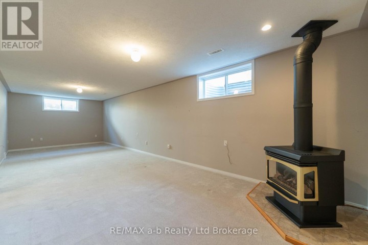 Photo 23 at 44 Beech Boulevard, Tillsonburg