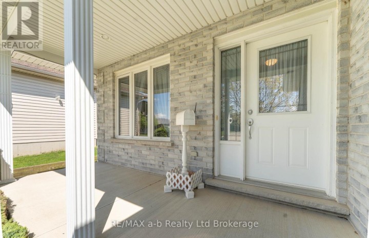 Photo 5 at 44 Beech Boulevard, Tillsonburg