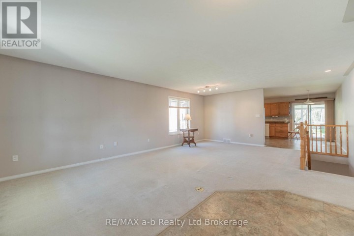 Photo 8 at 44 Beech Boulevard, Tillsonburg